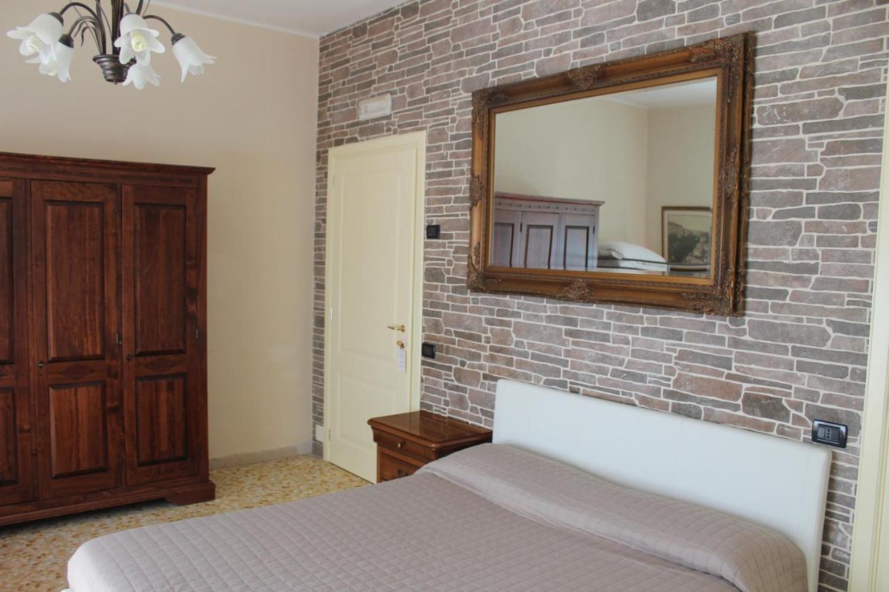 La Villa Guest House Capitignano Eksteriør bilde